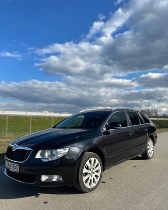 Skoda Superb cena 29500 przebieg: 298000, rok produkcji 2012 z Szlichtyngowa małe 137